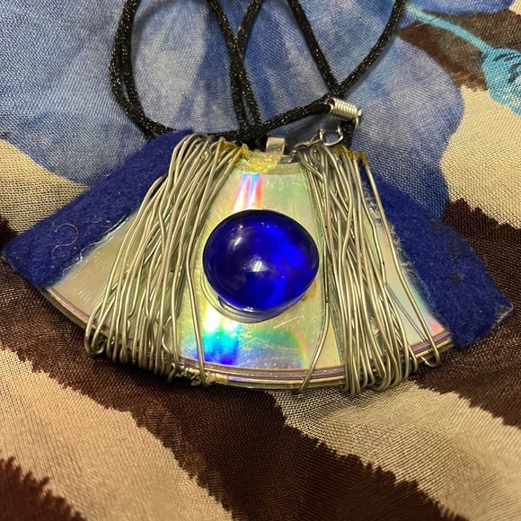 Reversible Handmade Necklace - Picture 13 of 16